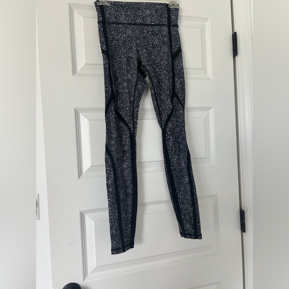 Lululemon Black and Gray Patterned full length Leggings Sz 4